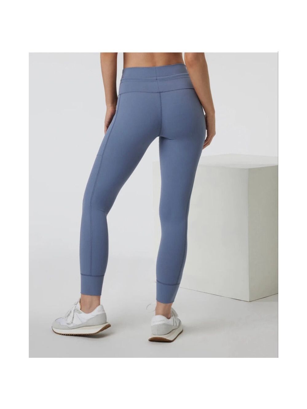 NWT Women's Vuori Daily Pocket Legging in Blue, Size L